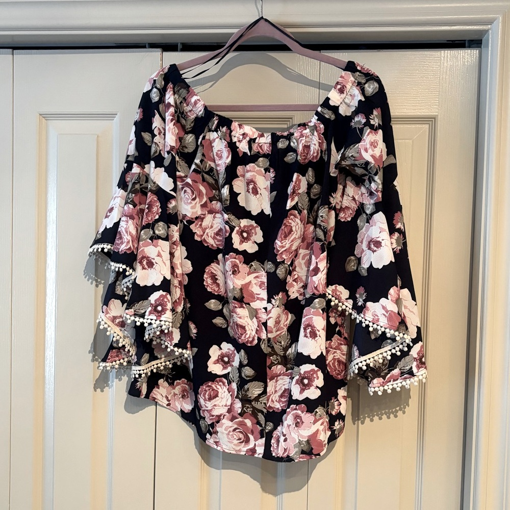 Floral Off-the-shoulder blouse
